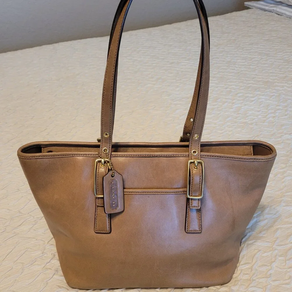 RARE COACH - Vintage Glove-Tanned Cowhide Smooth Leather Legacy Market Tote - Picture 2 of 11